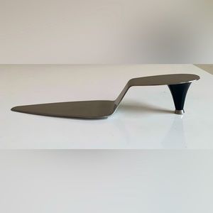 Matte stainless steel high heel pie/cake/quiche server